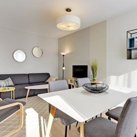 PLATINIUM LOFTS Awiator Modern 83 