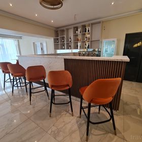 Dinasty Hotel Sântana