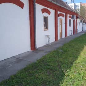 R4 Rolléder Apartman-ház Siklós