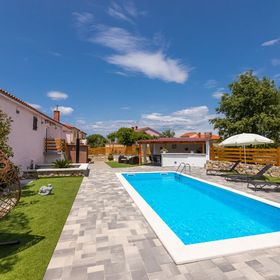 Holiday House Meri Gabonjin