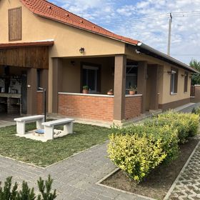 Bagolyvár Vendégház II. Abádszalók