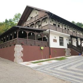 Moșia Dar În Rai Berbești