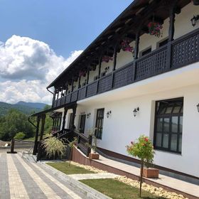 Moșia Dar În Rai Berbești