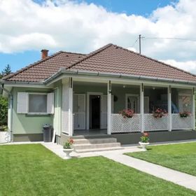 Egri Apartmanház Balatonfenyves