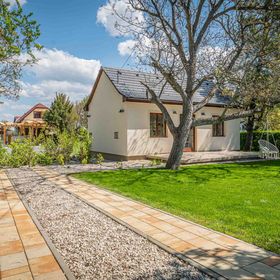 Lime Weekendhouse Balatonakarattya