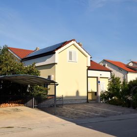 Apartmani Angie Njivice Krk