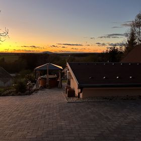 Akar-Lak Vendégház Ajka