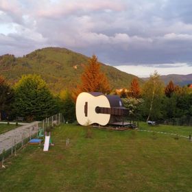 Căsuța Chitară Râșnov