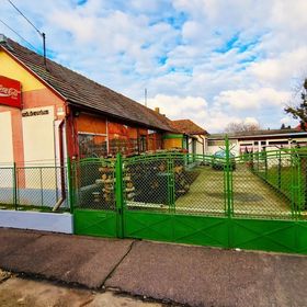 Hazavárlak Apartman Decs