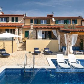 Vendégház Pula - CLS470