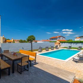 Vendégház Bale - CLS460