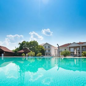 Aranyszarvas Panzió****, Étterem és Grillterasz Szarvas