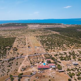 Robinzoni Ház Medencével Kosljun, Pag - 22238 Košljun