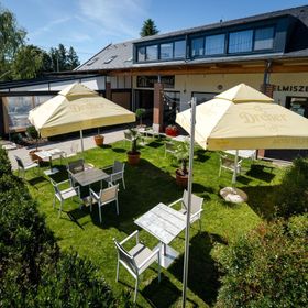 Pipacs Panír & Grill Garden Vendégház Győrújbarát