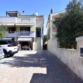 Apartmani Mladen Biograd