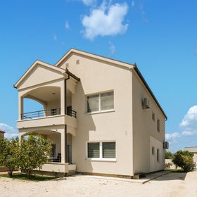 Apartman Opuzen - CDR541