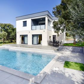 Villa Vrana Near Pakoštane