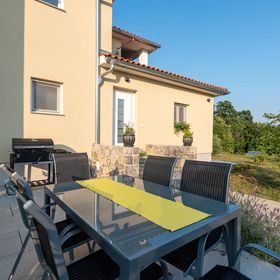 House Diraki Viškovo