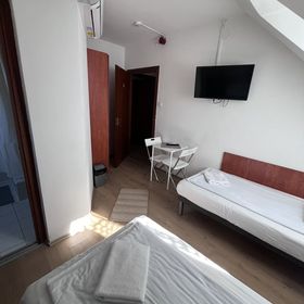 Május 1 Vendégház - Torony