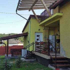 Lugosvölgyi Vendégház Kondorfa