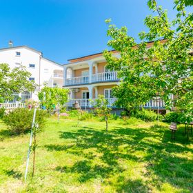 Apartments Antun M Lopar