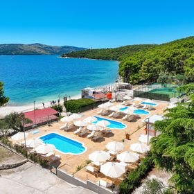 Apartments Medena Seget Donji