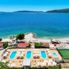 Apartments Medena Seget Donji