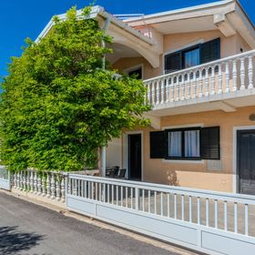 Apartman Plantosar Vir