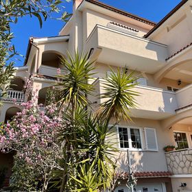 Apartments Anamarija S Lopar