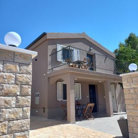 Apartments Hvaranin Stari Grad