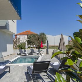 Apartments Villa V2 with rooftop Vir