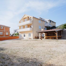 Apartments Rucmarin Drage