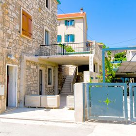 Apartment Centar Postira