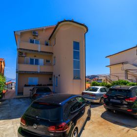 Apartments Ruzica F Lopar