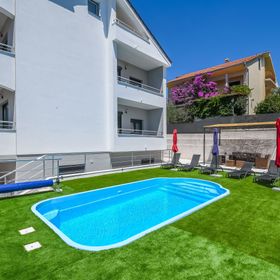 Apartments Neli Okrug Gornji