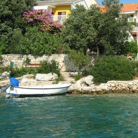 Apartments Mala kuća kraj mora Grebastica