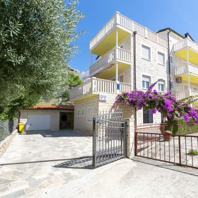 Apartment Jele Omis