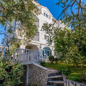 Apartments Jadran Okrug Gornji