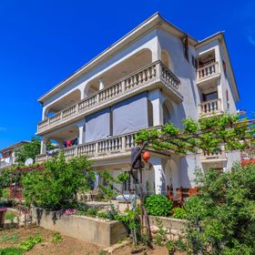 Apartments Mira Novi Vinodolski