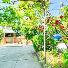 Apartments Mrijana D Barbat