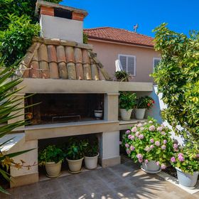 Apartments Karla Orebic II