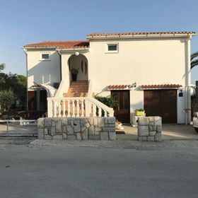 Apartments Pavle Povljana