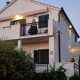 Apartments Salsa Supetar