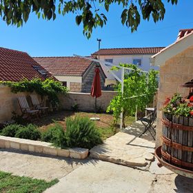 House Little Flower 2 Okrug Gornji