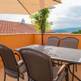 House Lady 1 Novi Vinodolski