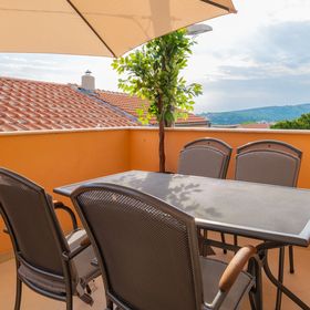 House Lady 1 Novi Vinodolski