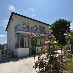 House Periska Mrljane