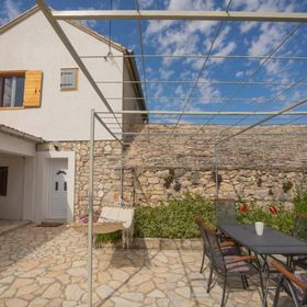 House MG Skradin