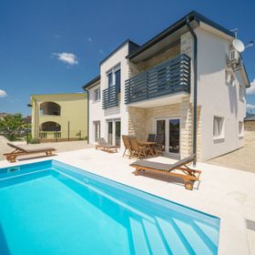 Apartments Fortis Drage