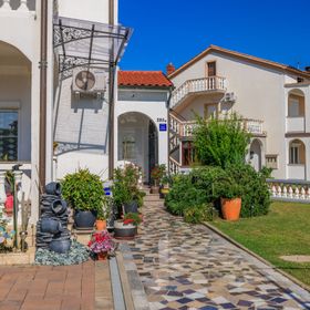 Apartments Spomenka Zvonko Lopar